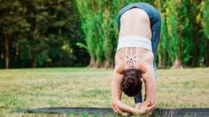 Lee más sobre el artículo 8 posturas de yoga para aliviar el dolor de espalda